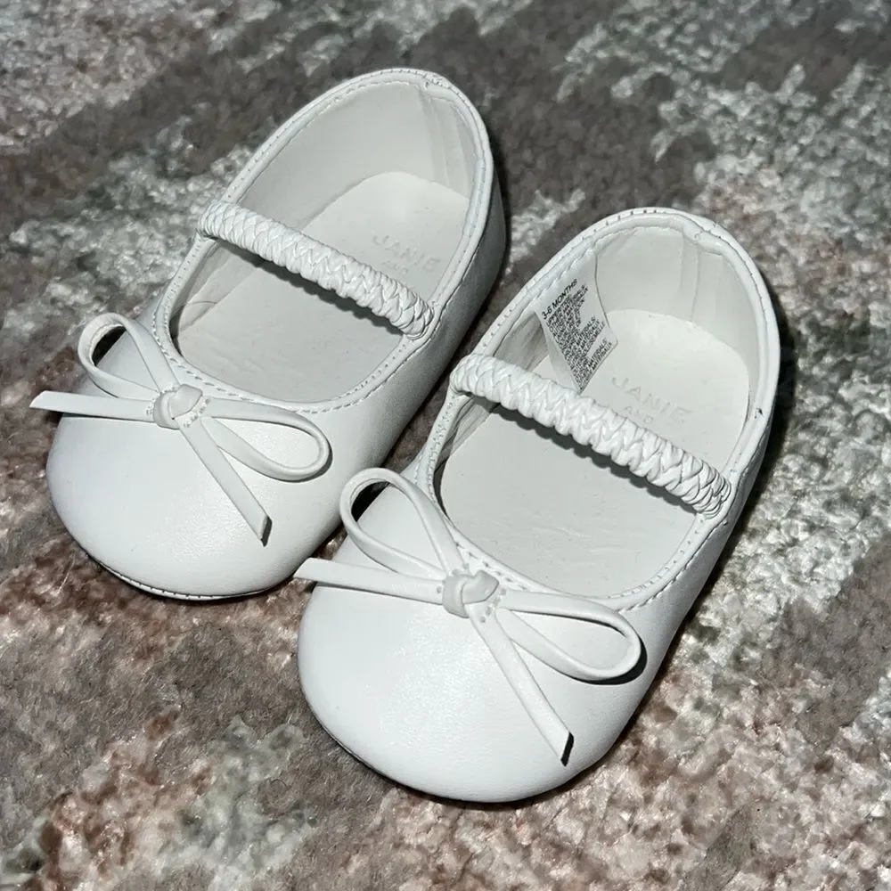 NWOT JANIE AND JACK BABY SHOES 3/6M